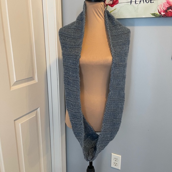Infinity Scarf - Picture 2 of 4
